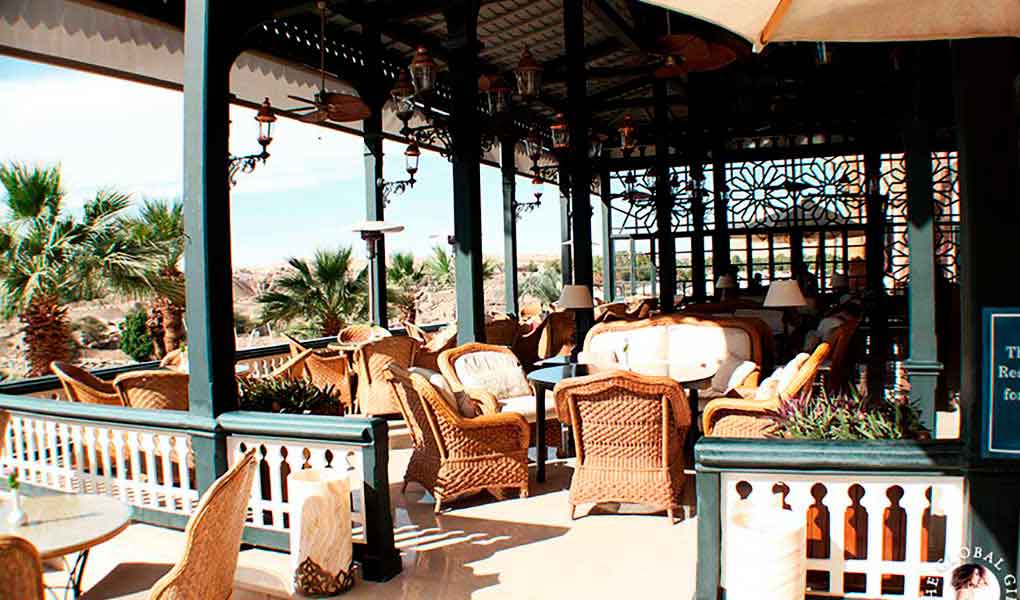 Restaurante con vistas al rio Nilo desde el hotel en Aswan
