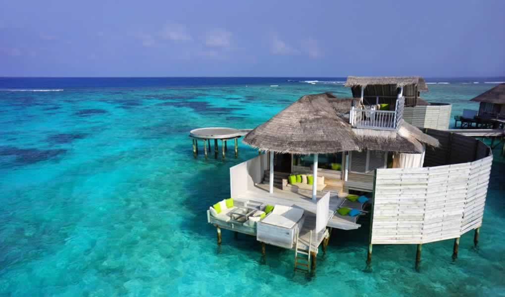 Overwater Villa sobre el mar en Six Senses Laamu