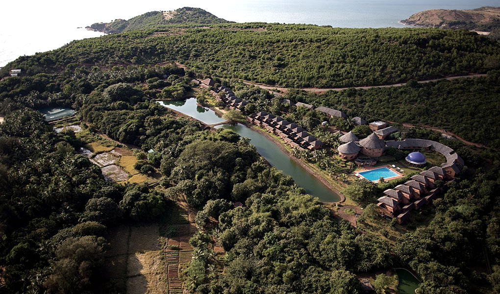 Vistas aéreas de SwaSwara en India centro de yoga y Ayurveda